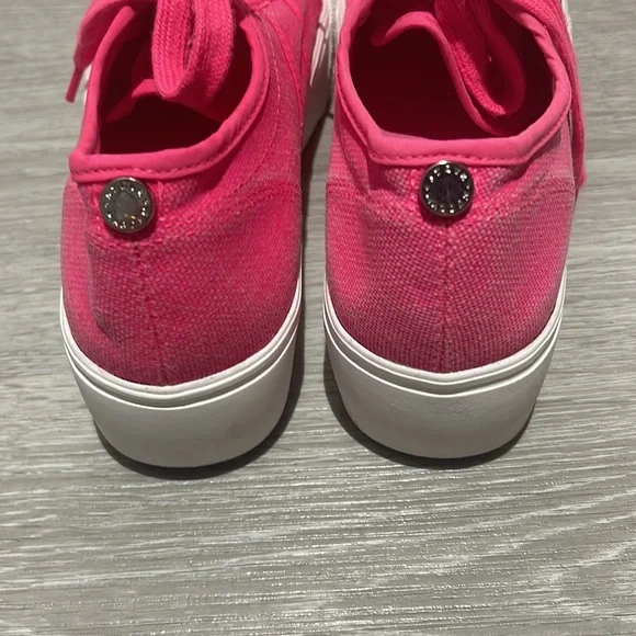 STEVE MADDEN - Picture 3 of 6